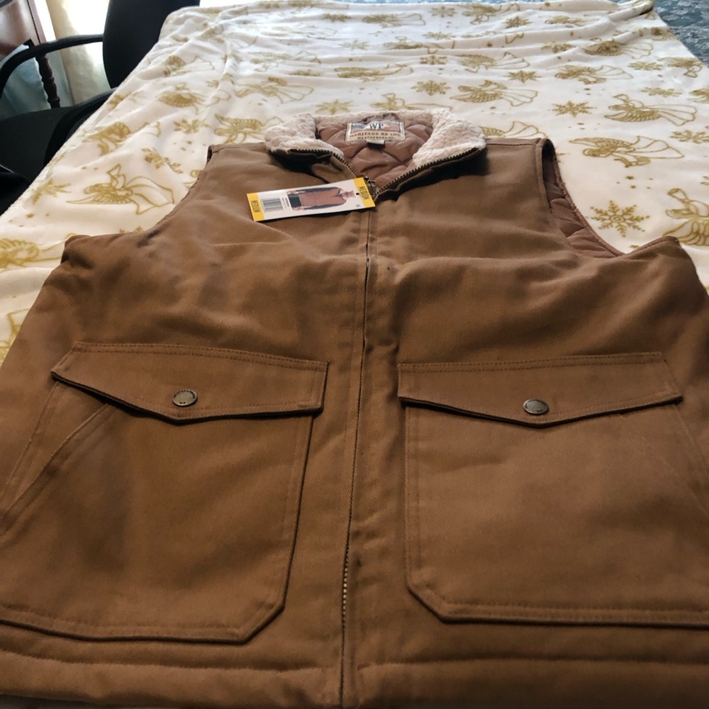 Men's Brown Sherpa-Lined Vest - Picture 4 of 6